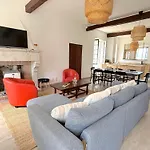 Vinosa אלריה
