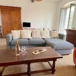 Vinosa אלריה